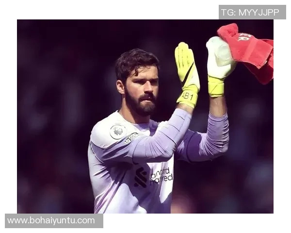 全球足球帅哥盘点 这些球星颜值与实力并存 引领足球场上的时尚潮流